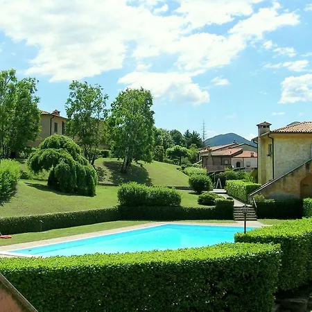 Luxurious In With Swimming Pool Holiday home Lierna